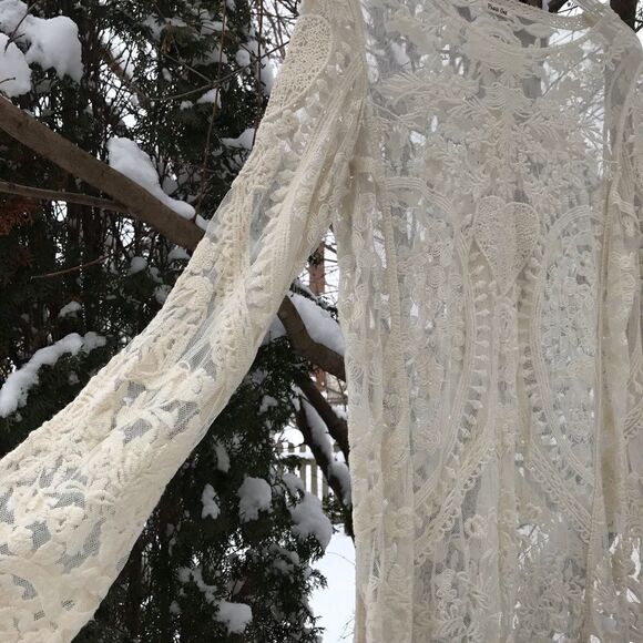 🌈Lovely long sleeved S lace top! - Picture 3 of 7